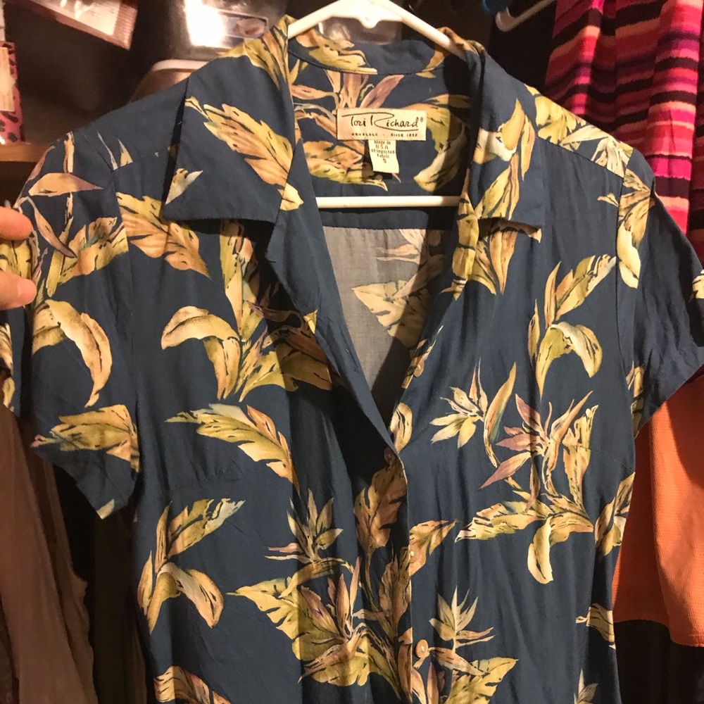 Tori Richard size small Aloha Hawaiian shirt blue